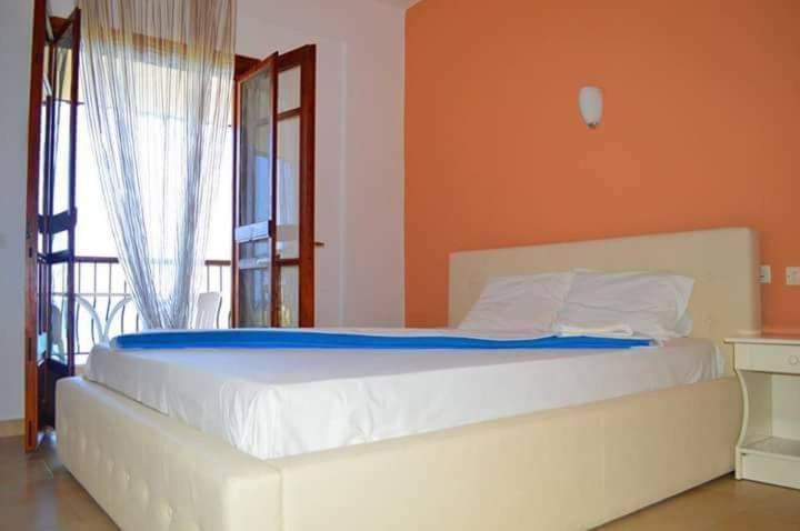 Hotel Delfino Mola Kalyva